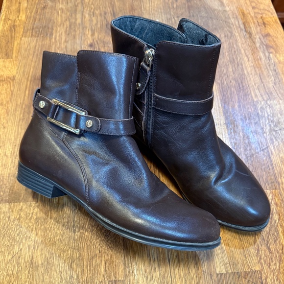 Isaac Mizrahi Live! Tinker Ankle Boot Sz 6W - Picture 1 of 9